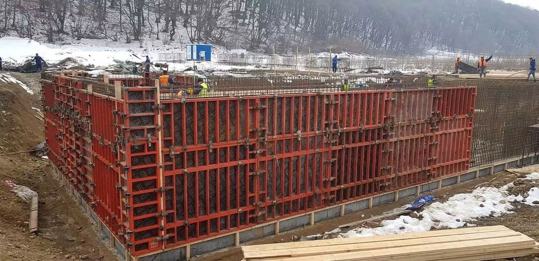 Magazin Dedeman Onesti - cofraje si armaturi pentru rezervorul de apa pentru incendiu