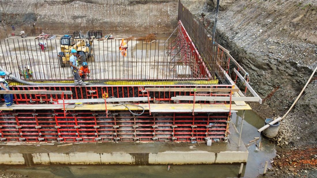 Statia de epurare Onesti - turnare beton cofraje
